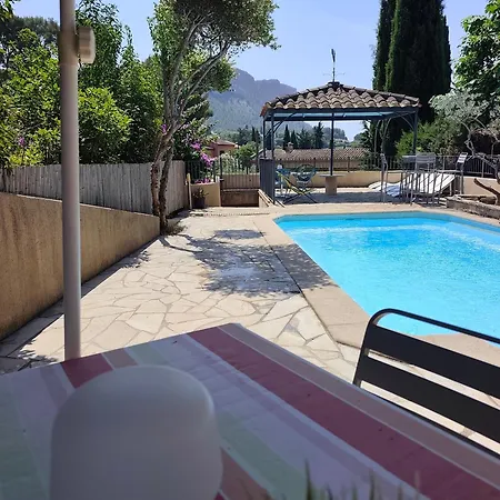 Boutique Hostel By Cassis-3